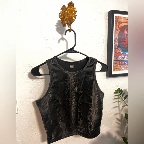 Tank Top snake print, going out top